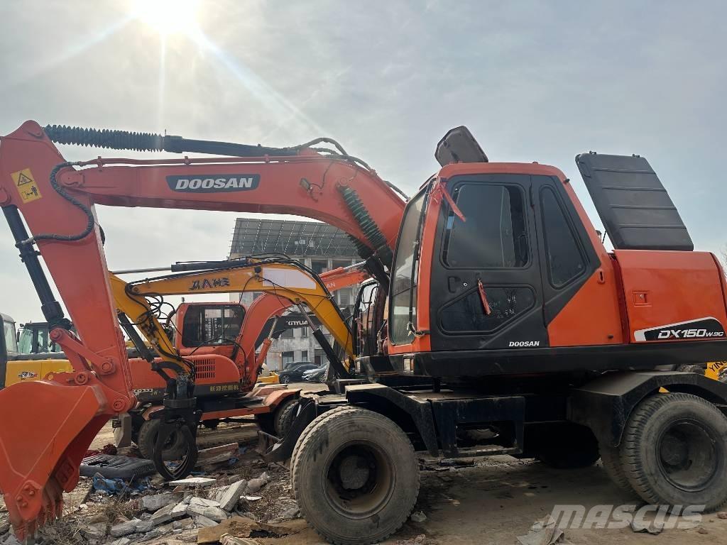 Doosan 150 W-7 Kolová rýpadla