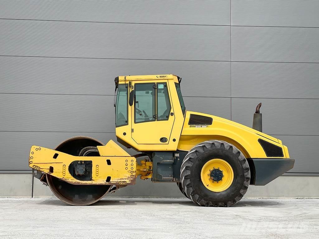 Bomag BW 213 DH-4 Tahačové válce