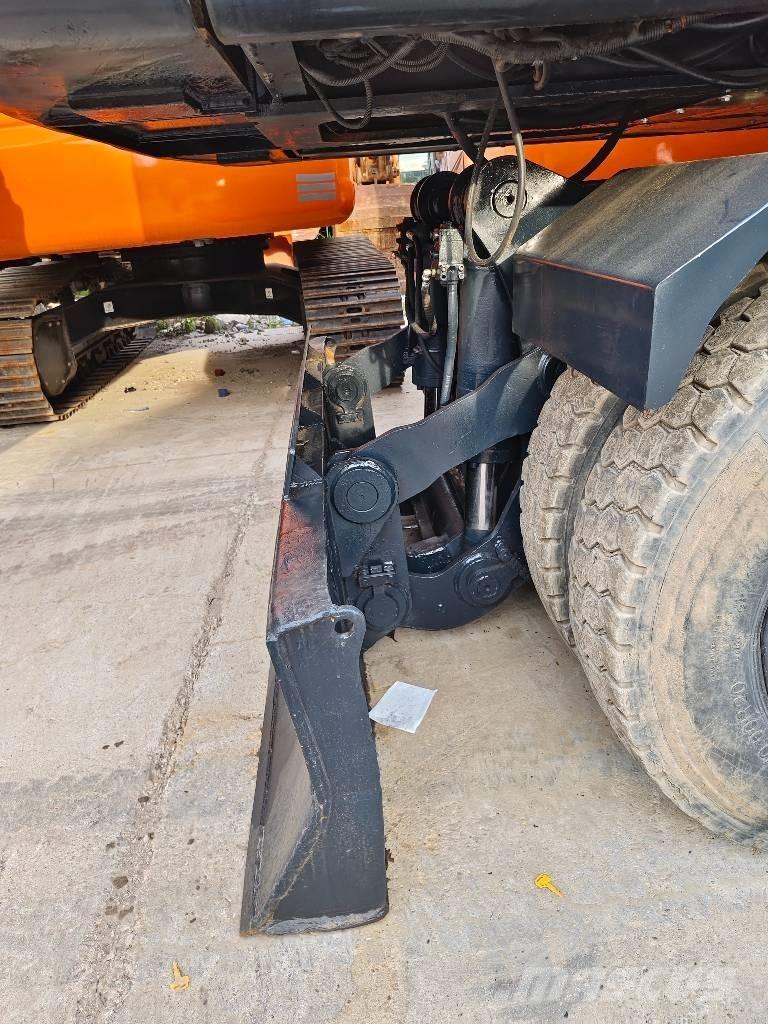 Hyundai R210W-9 Kolová rýpadla