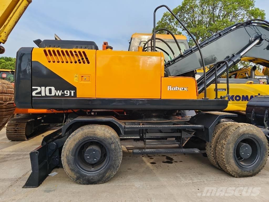 Hyundai R210W-9 Kolová rýpadla