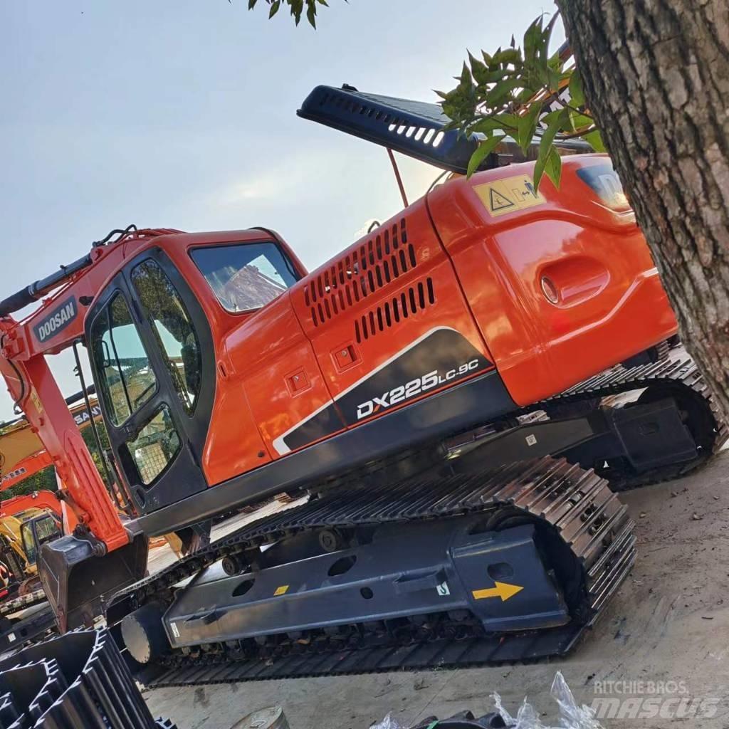Doosan DX 225 LC Pásová rýpadla