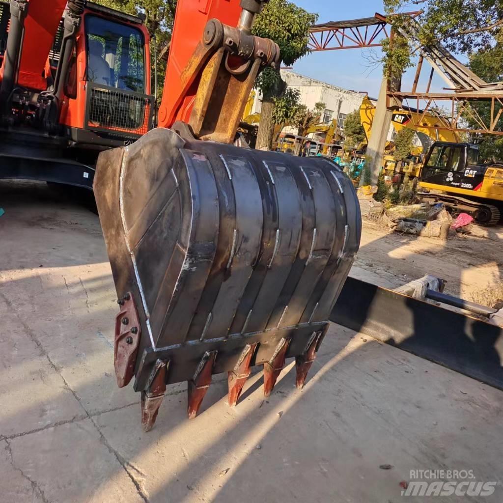 Doosan DX 225 LC Pásová rýpadla