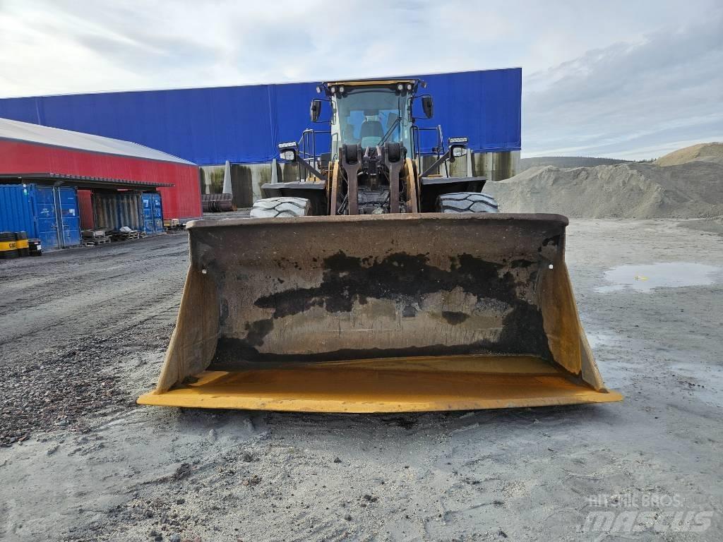 CAT 982 M Kolové nakladače