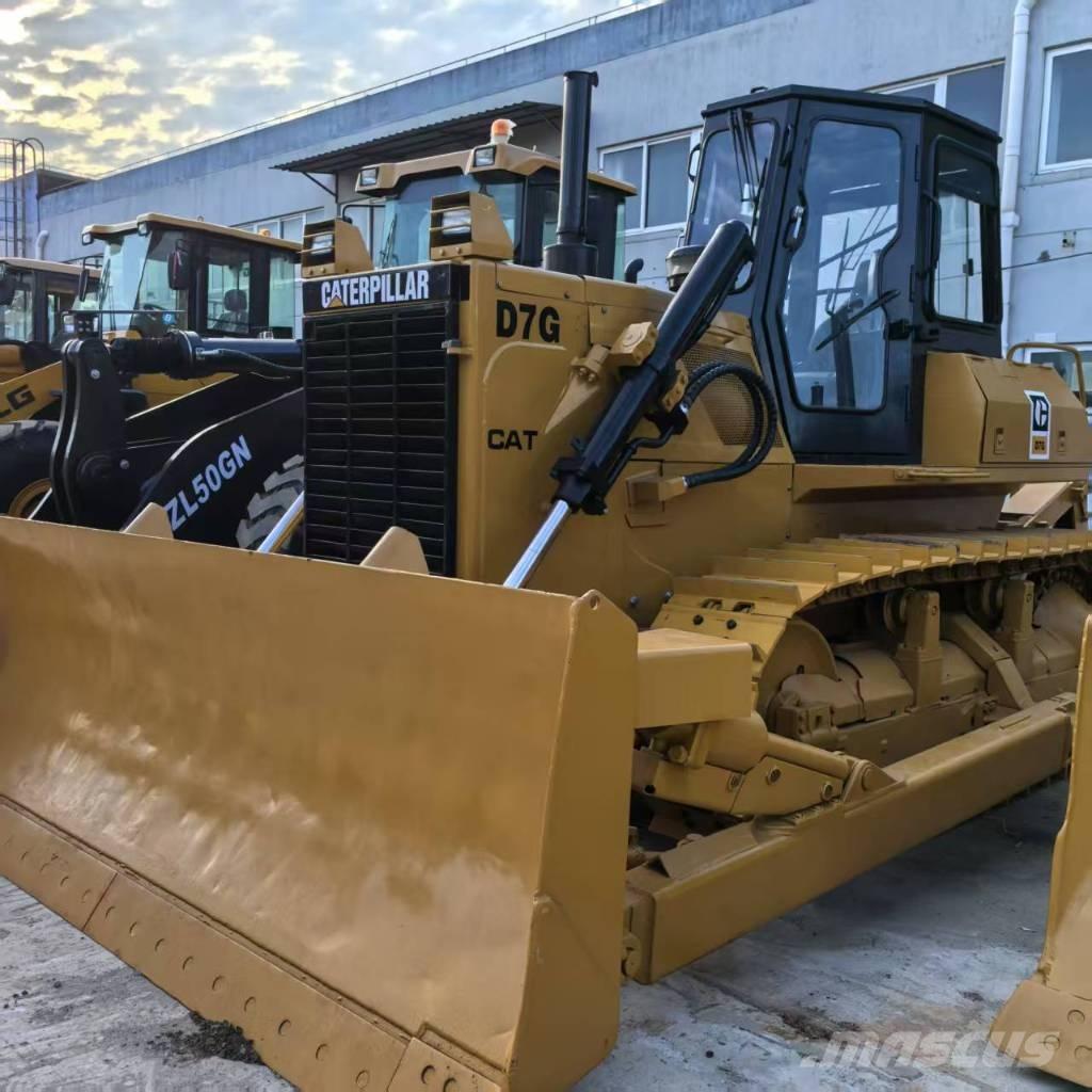 CAT D 7 G Grejdry