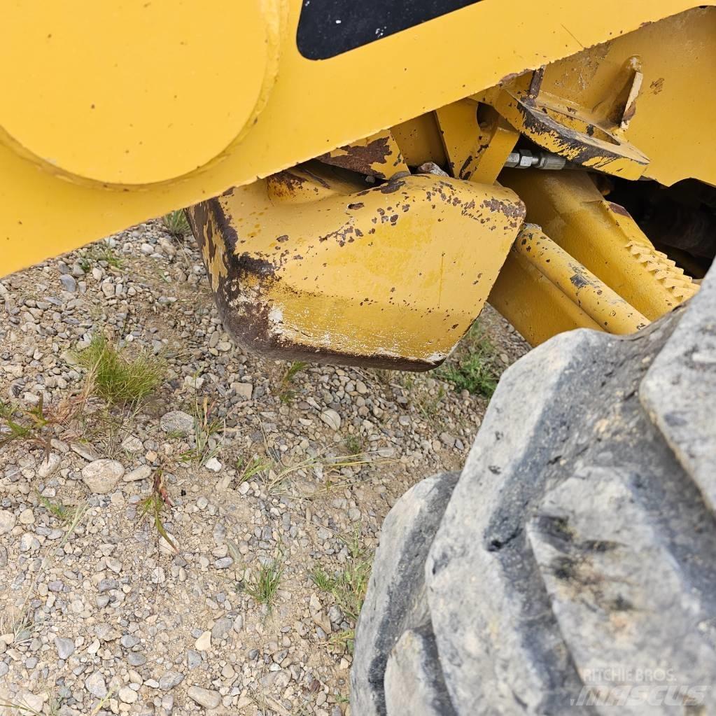 CAT 430E IT Rýpadlo-nakladače