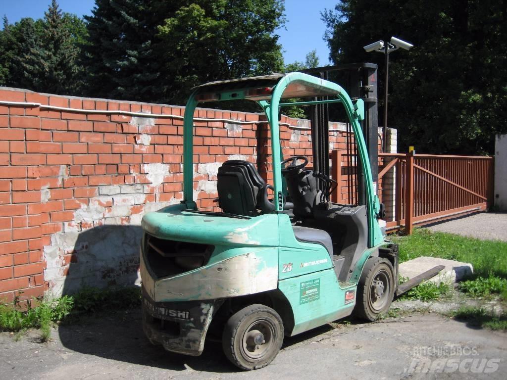 Mitsubishi FD25N Dieselové vozíky