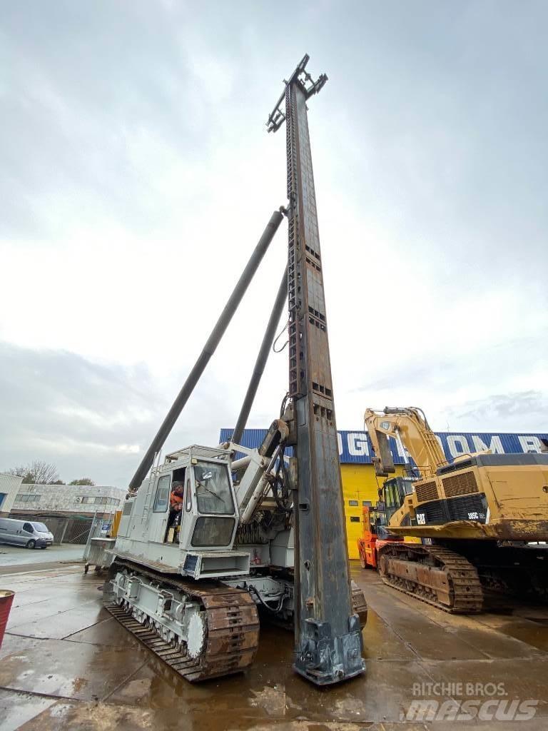 Hitachi KH 150-3 Pilířové jeřáby