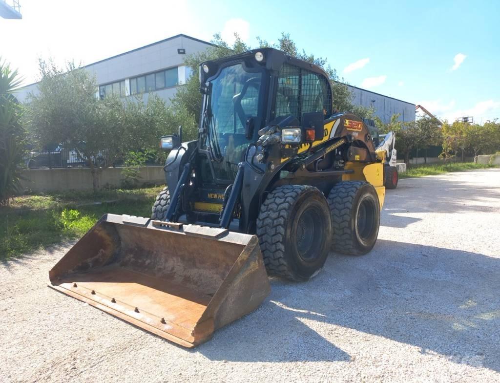 New Holland L320 Smykem řízené nakladače