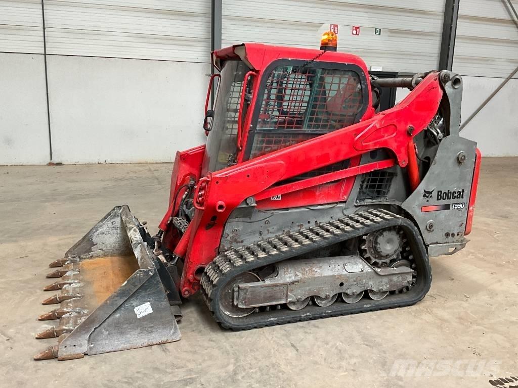 Bobcat T 590 Smykem řízené nakladače