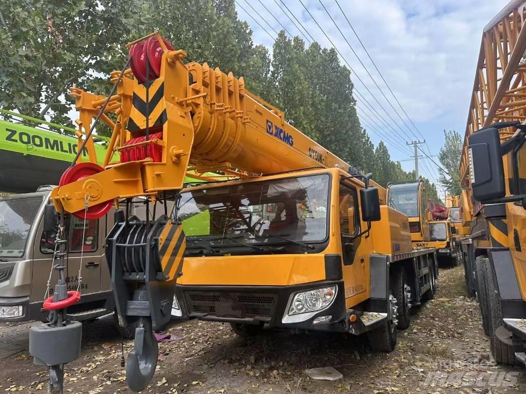 XCMG QY 50 K-II Univerzální terénní jeřáby
