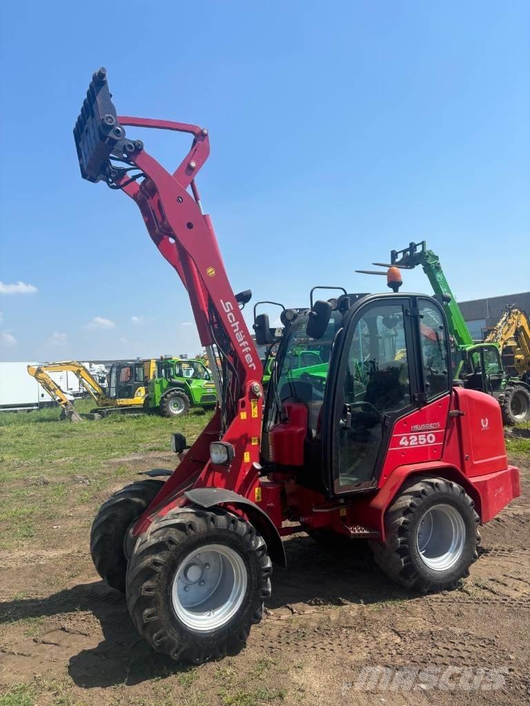 Schäffer 4250 Mininakladače