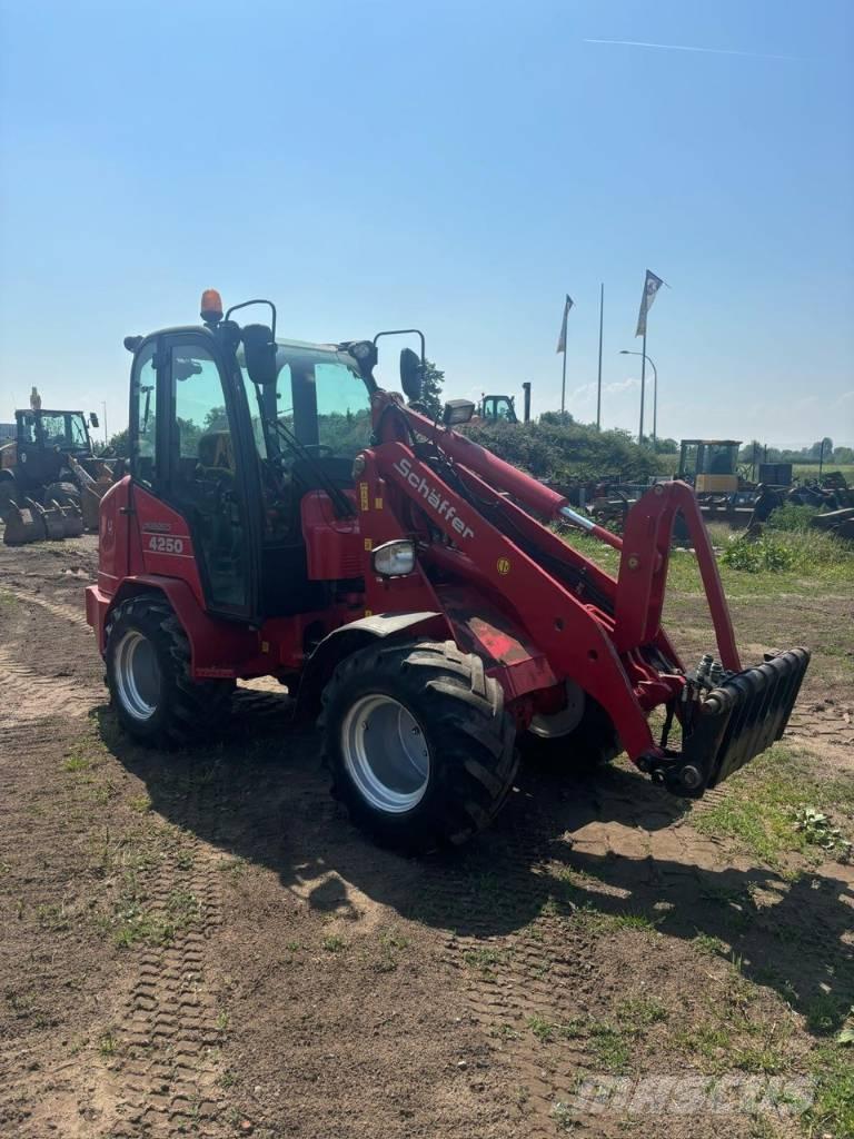 Schäffer 4250 Mininakladače