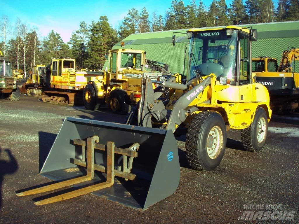 Volvo L 30 Kolové nakladače