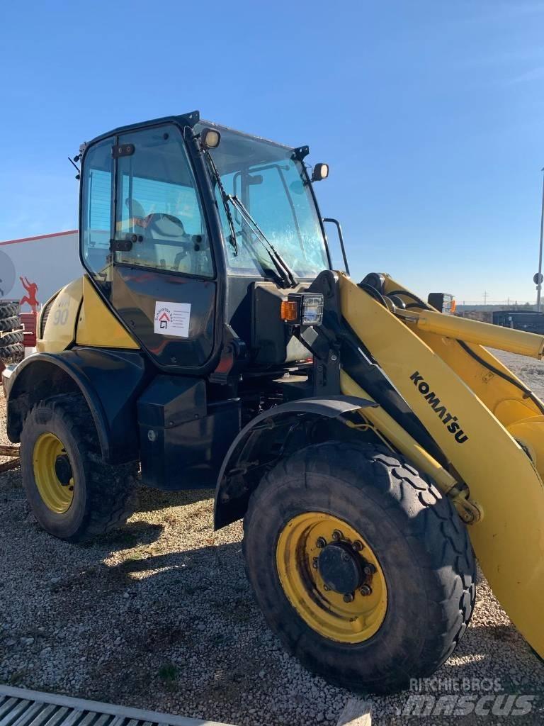 Komatsu WA 90-6 Kolové nakladače