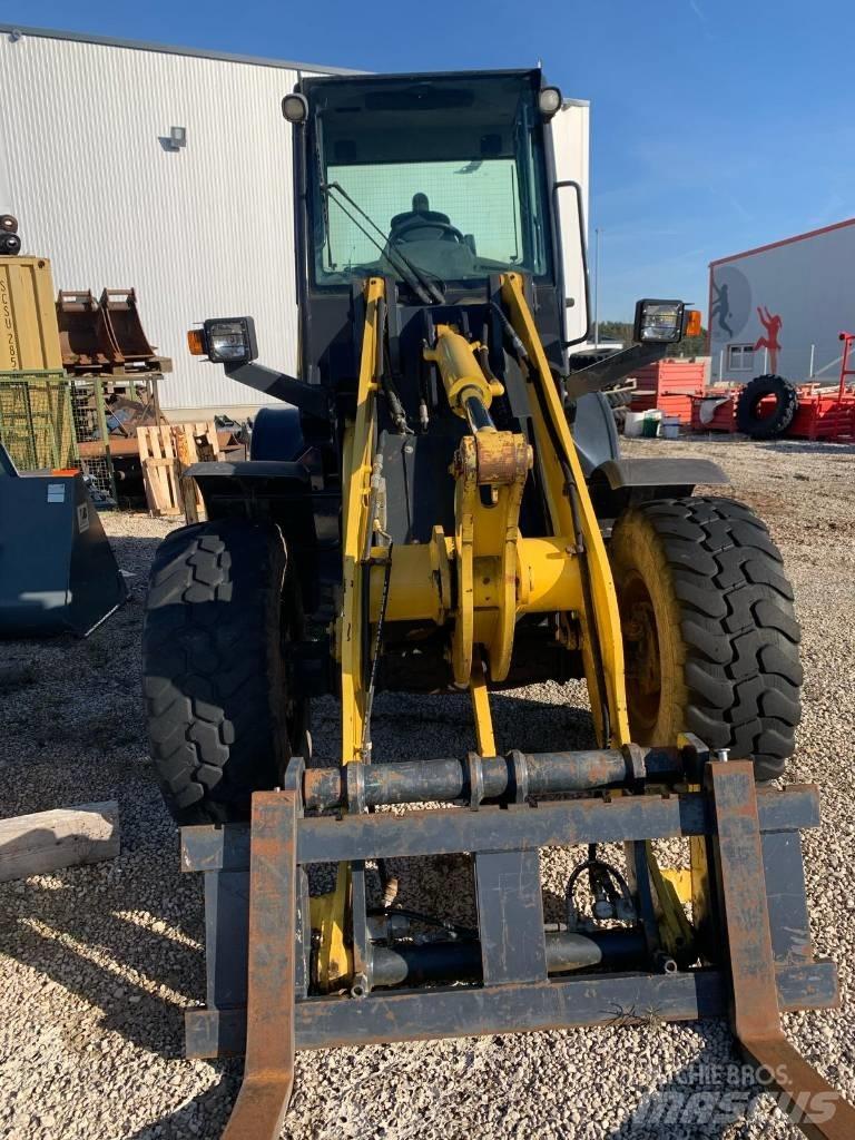 Komatsu WA 90-6 Kolové nakladače