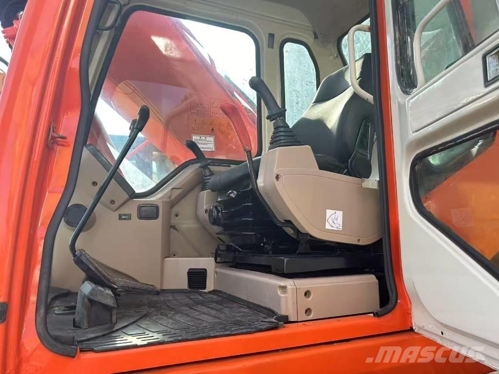 Doosan DH 225 LC-7 Pásová rýpadla