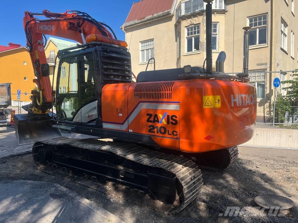 Hitachi ZX 210 Pásová rýpadla