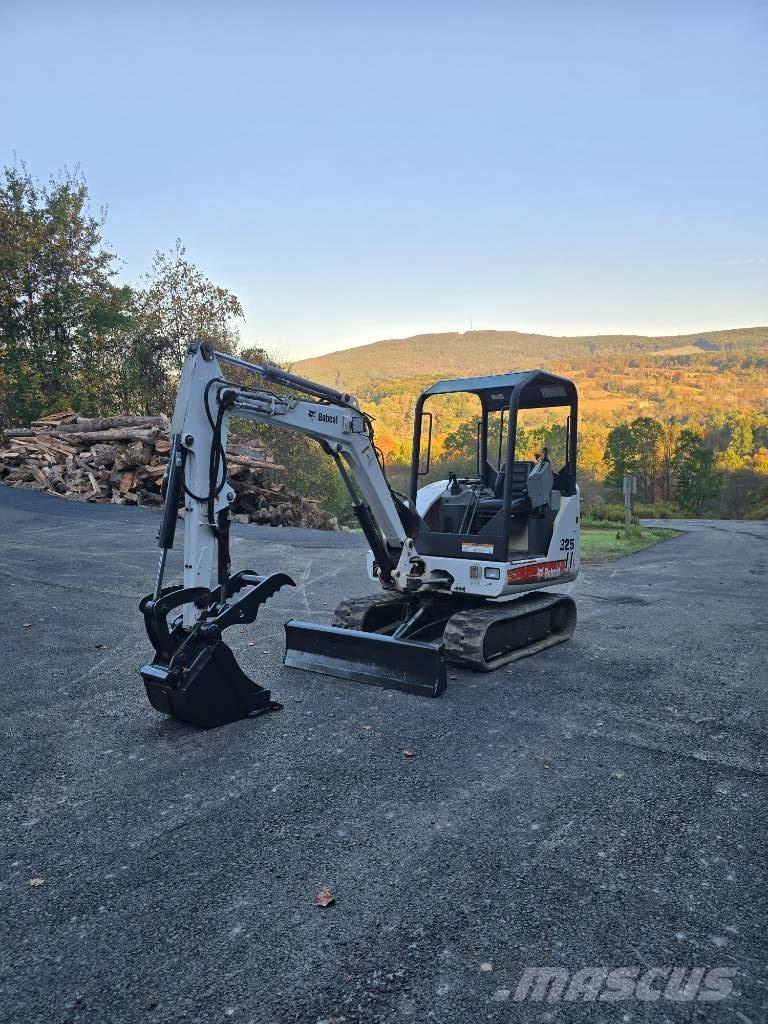 Bobcat 325 G Mini rýpadla < 7t