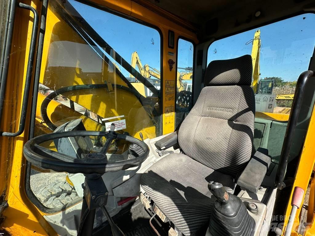 Liebherr A 900 B Kolová rýpadla