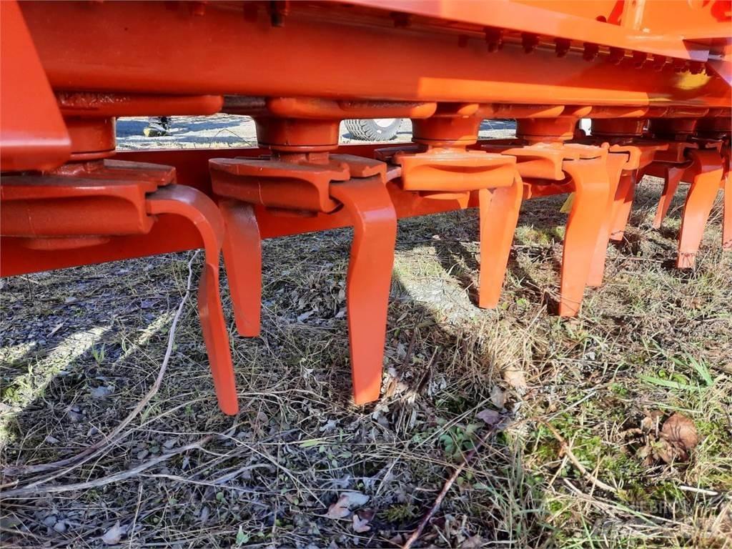 Kuhn HRB 303 D Rotační brány a půdní frézy