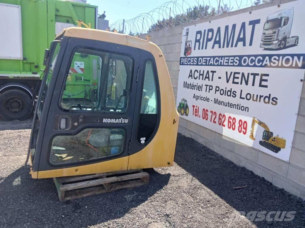 Komatsu PC 210 Kabiny a interiér