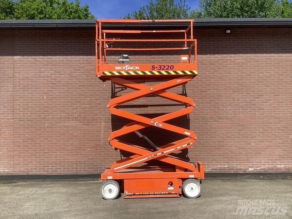 SkyJack SJIII3220 Nůžková zvedací plošina