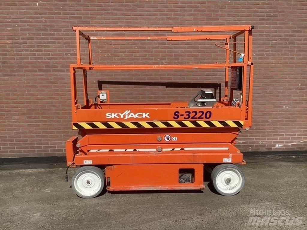 SkyJack SJIII3220 Nůžková zvedací plošina