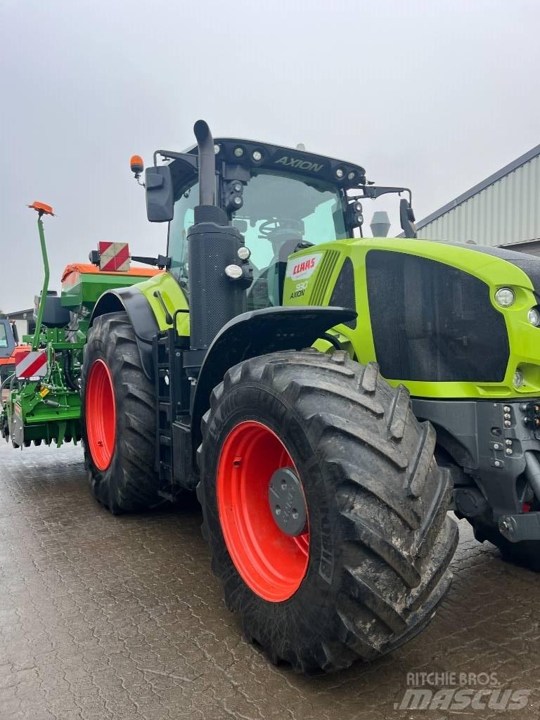 CLAAS Axion 930 Traktory
