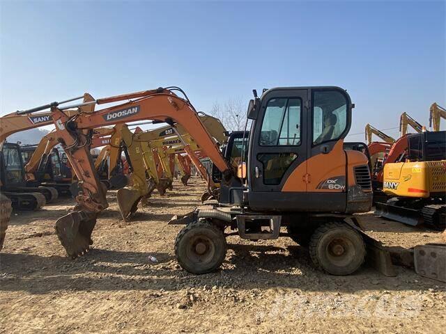 Doosan DX60W Kolová rýpadla