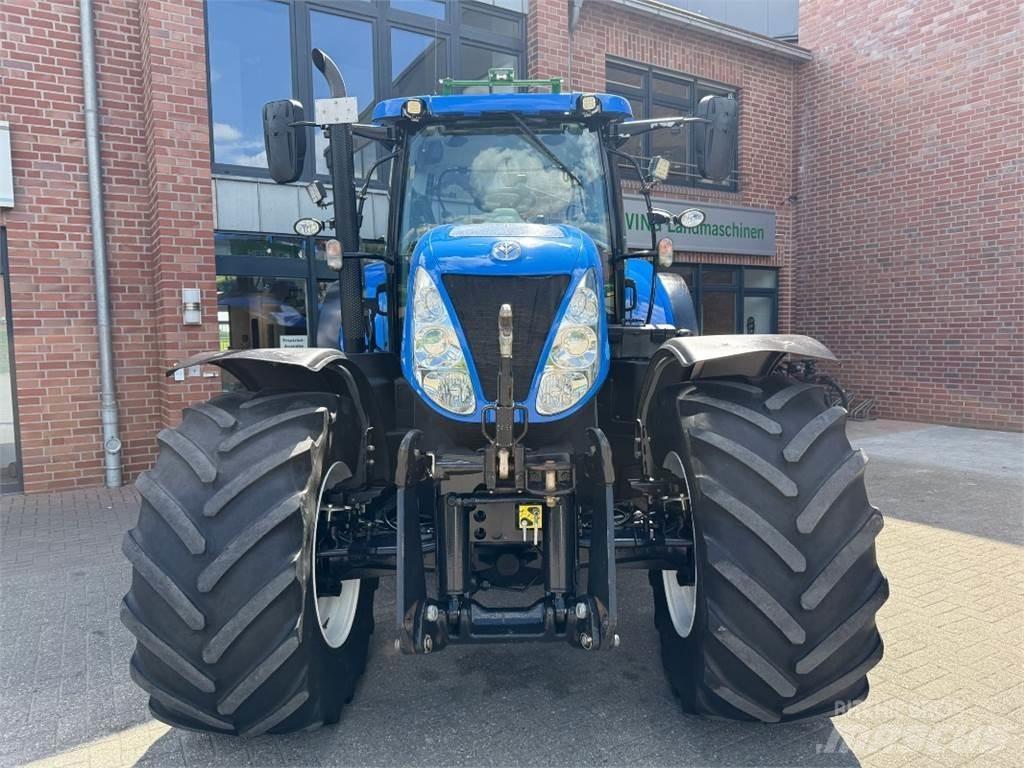 New Holland T7.220 Traktory