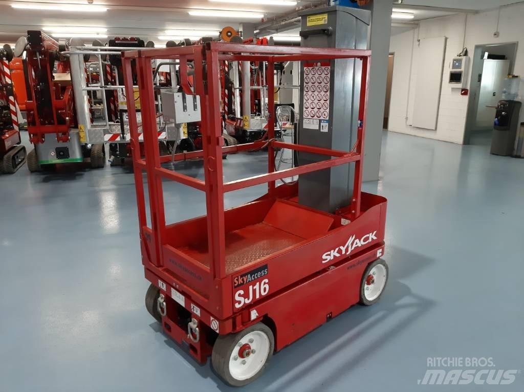 SkyJack SJ 16 Vertikální sloupové výtahy