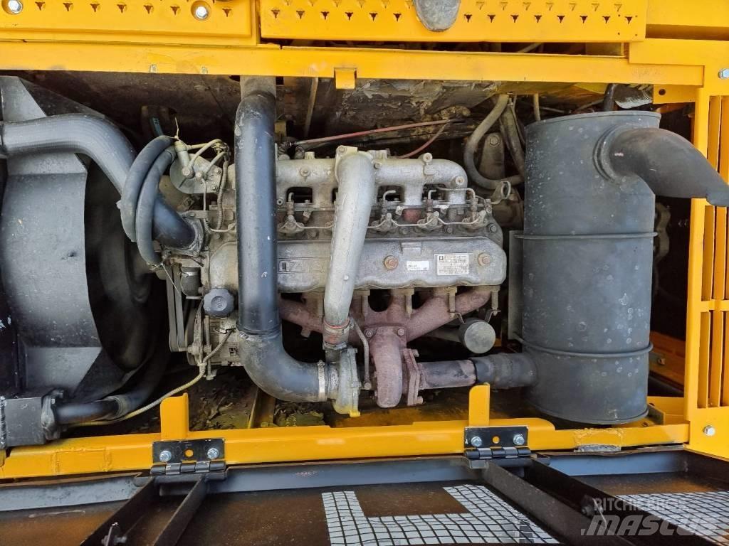 JCB JS 220 LC Pásová rýpadla