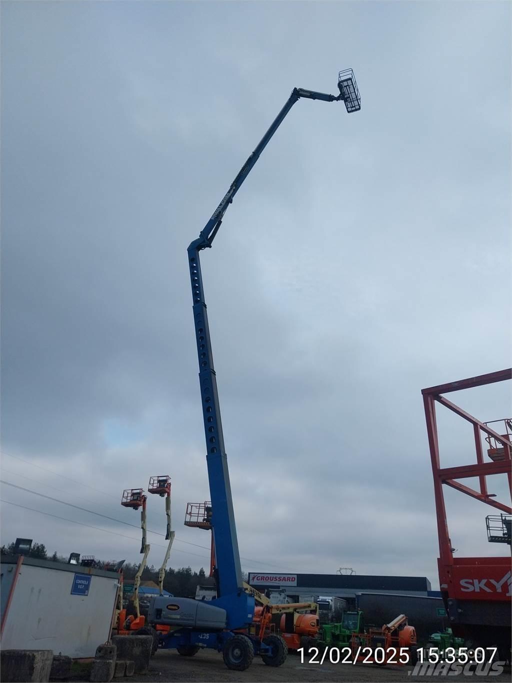 Genie Z135/70 Kloubové plošiny