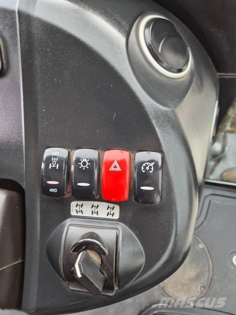 JCB 4CX Rýpadlo-nakladače