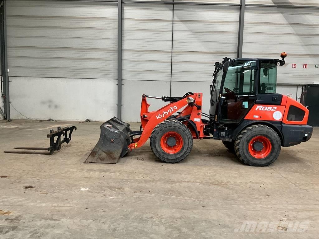 Kubota R 082 Kolové nakladače