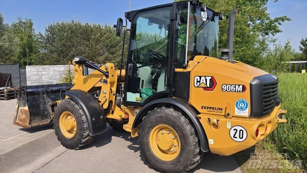 CAT 906M Kolové nakladače