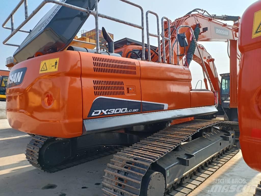 Doosan DX300-9 Pásová rýpadla