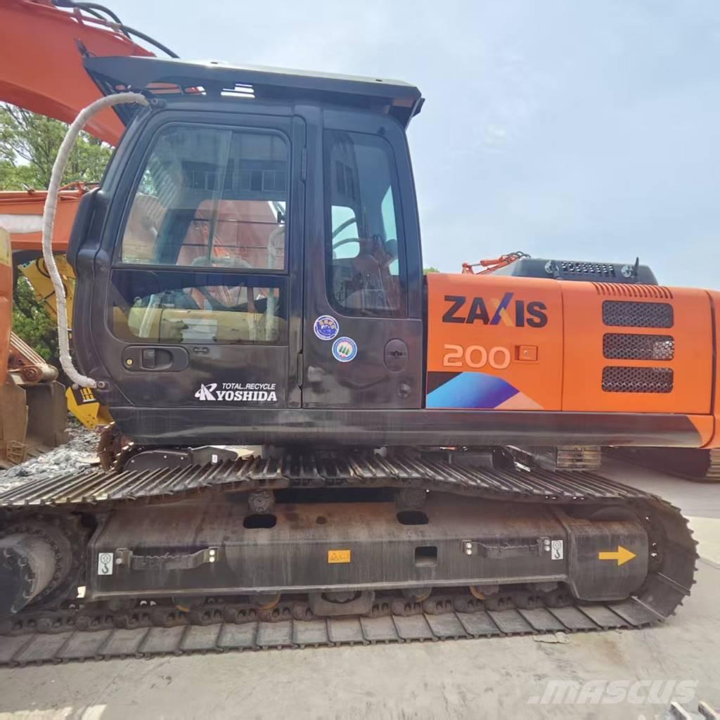 Hitachi ZX 200 Pásová rýpadla