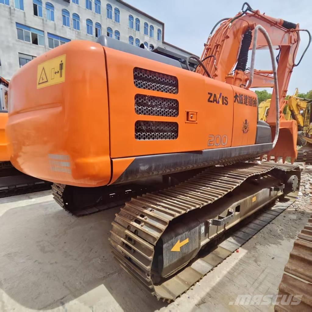 Hitachi ZX 200 Pásová rýpadla
