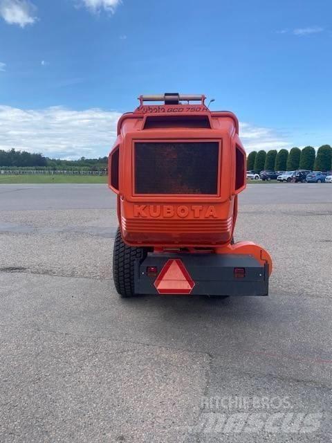 Kubota SWT37 Kompaktní traktory