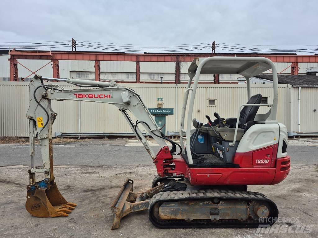 Takeuchi TB 230 Mini rýpadla < 7t