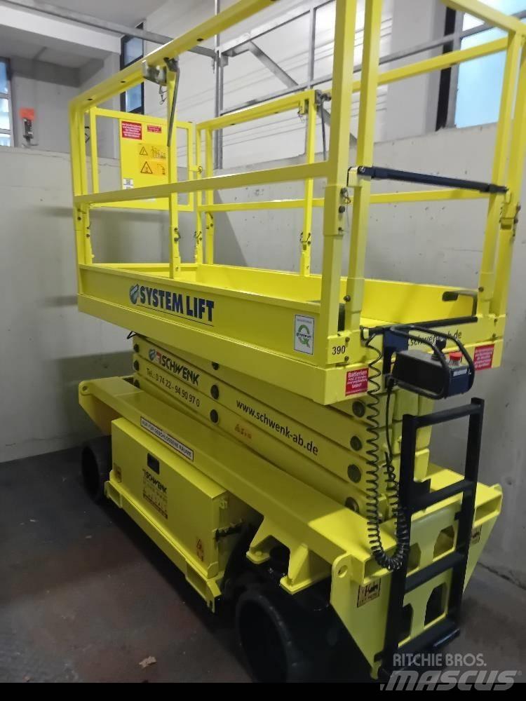Holland Lift HL-9710 Nůžková zvedací plošina