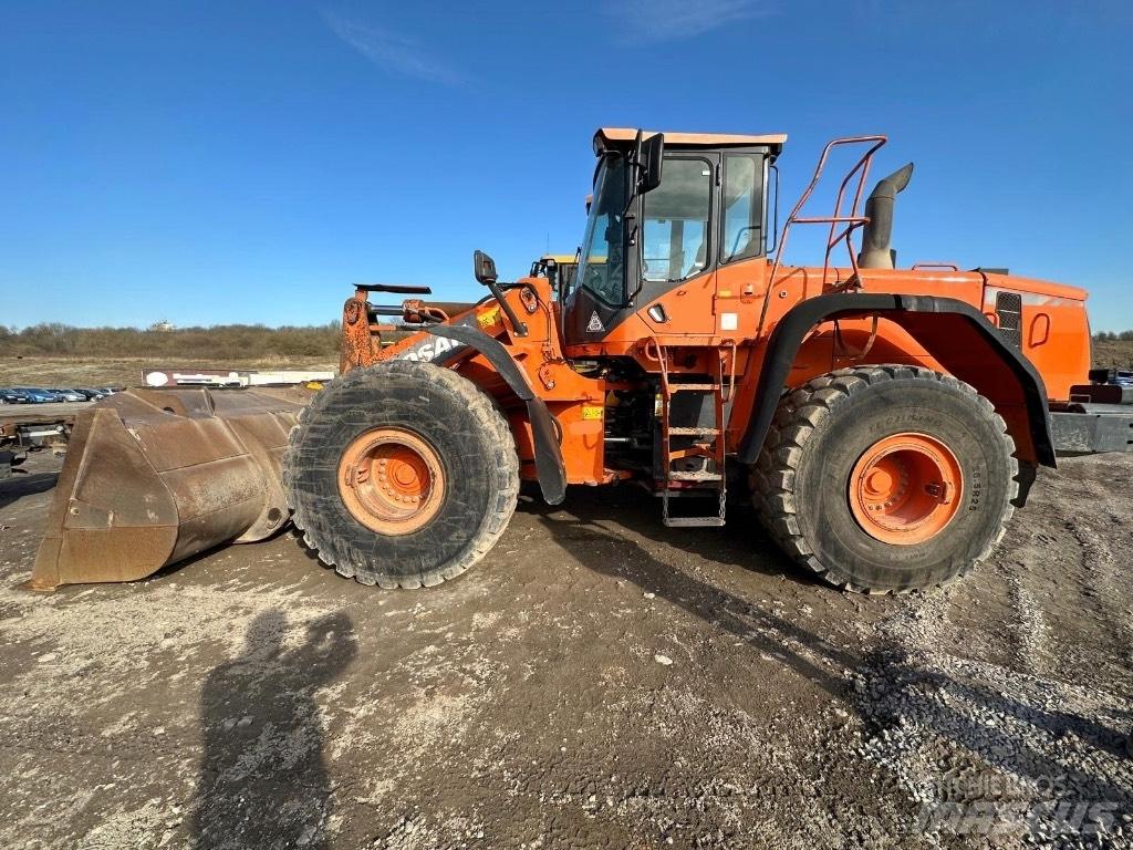 Doosan DX420-3 Kolová rýpadla