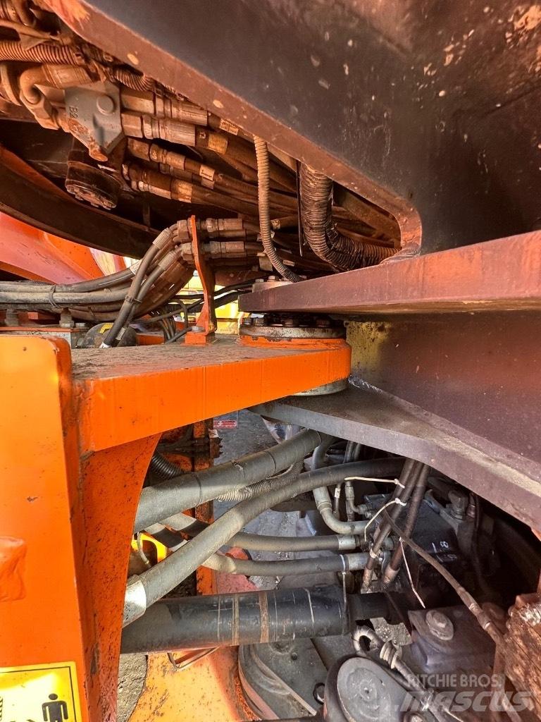 Doosan DX420-3 Kolová rýpadla