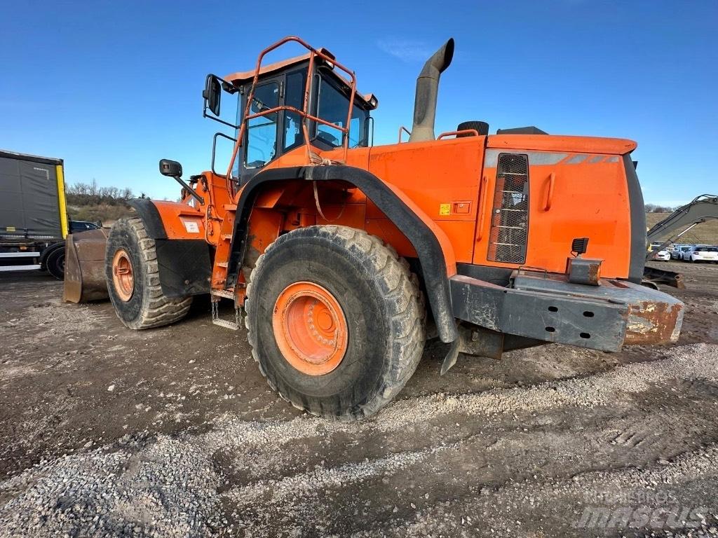 Doosan DX420-3 Kolová rýpadla