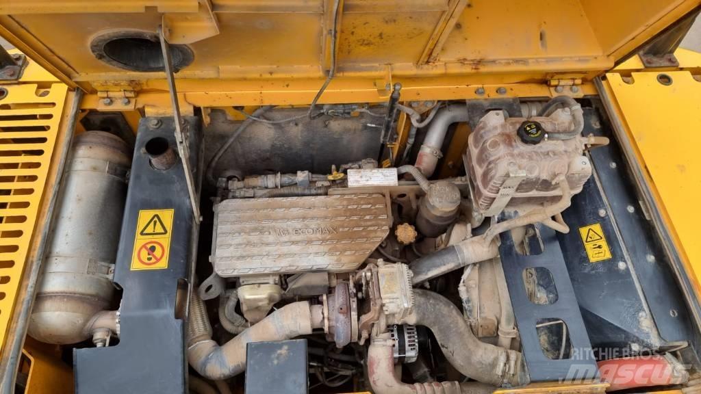 JCB JS 220 LC Pásová rýpadla