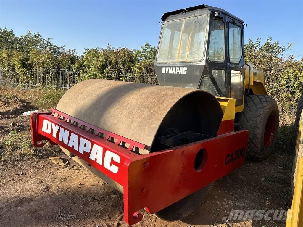 Dynapac CA 30 D Tahačové válce