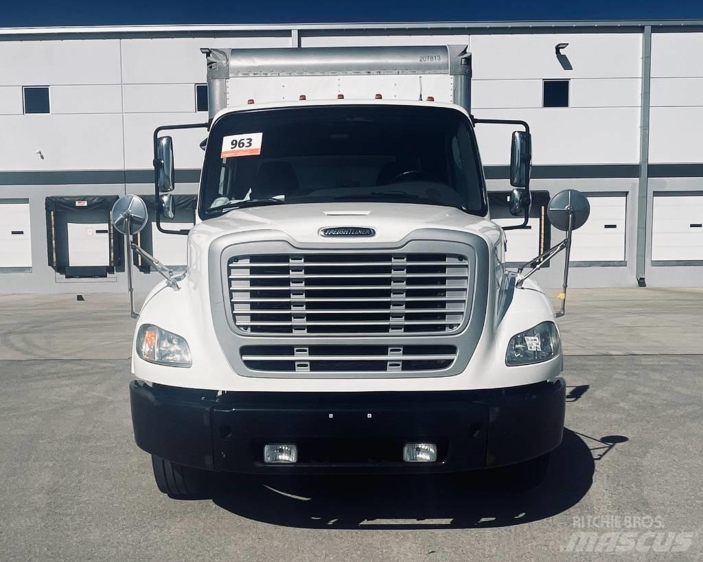 Freightliner M 106 Skříňová nástavba