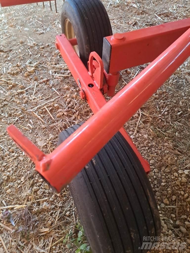 Kuhn GA4321 Řádkovače