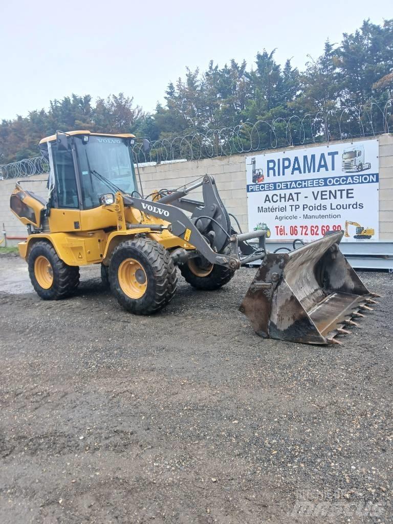 Volvo L 30 G Kolové nakladače